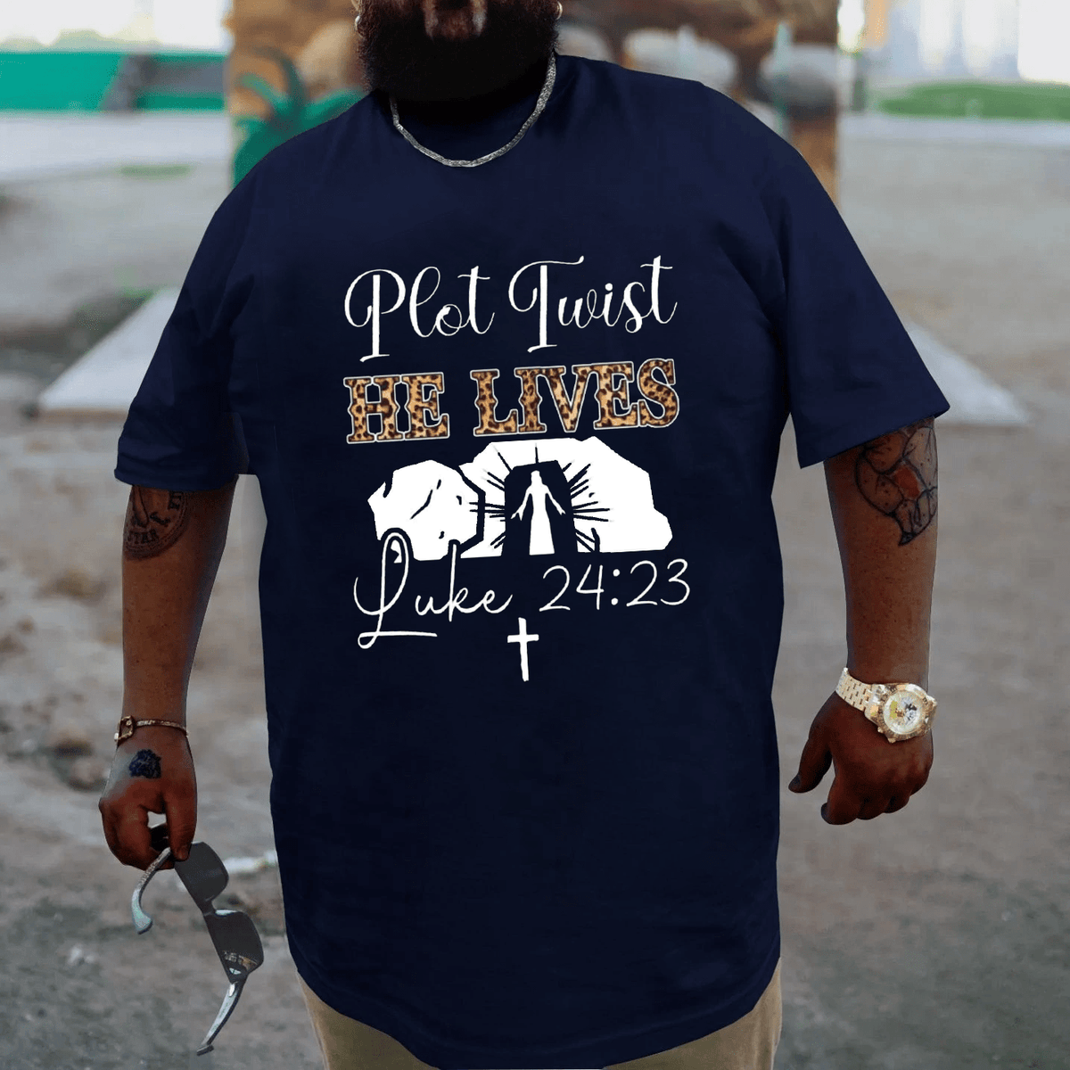 Plot Twist He Lives Plus Size T-shirt